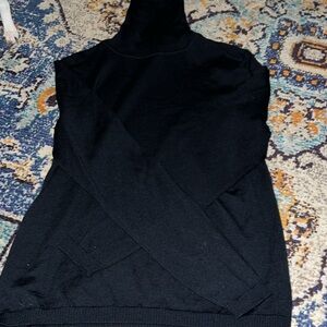 Pendleton M black merino wool turtleneck. NWOT no signs of wear.